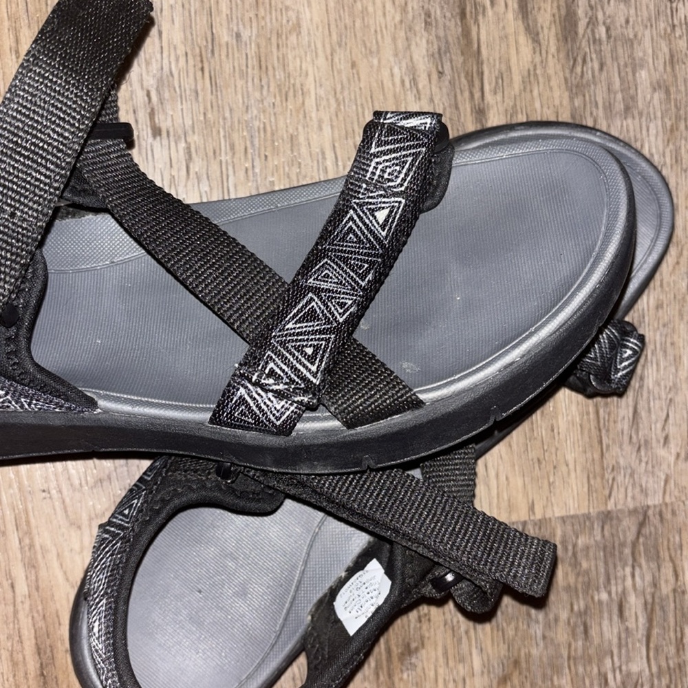 Northside Women's Black Sandals - Picture 5 of 5